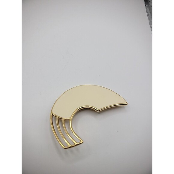 Vintage Monet Brooch Pin Beige Enamel Moon Shaped Cut Out Jewelry Costume - Picture 6 of 13